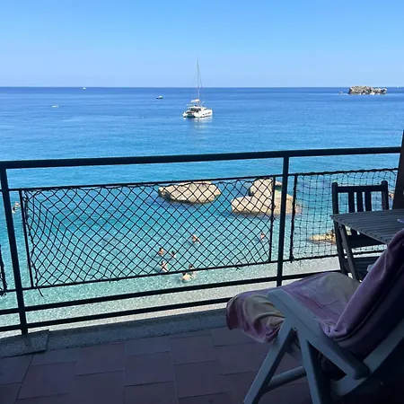 Vittoria-casa Sullo Scoglio Taormina Holiday home Mazzeo